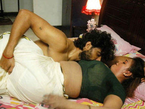 ఇలా ఆమెను రెచ్చగొట్టి రెచ్చిపొండి (పిక్చర్స్)