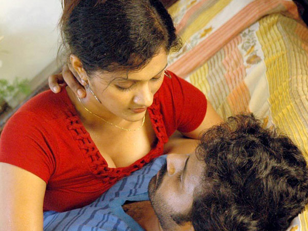 కళ్లతోనే కట్టిపడేయం