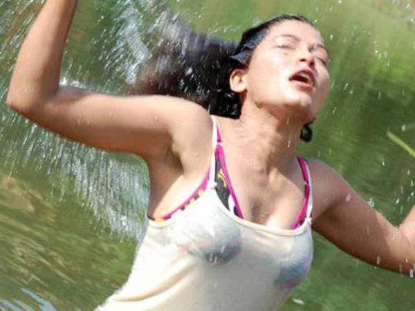 ఎలక్ట్రోడ్స్ ఉంటాయి..